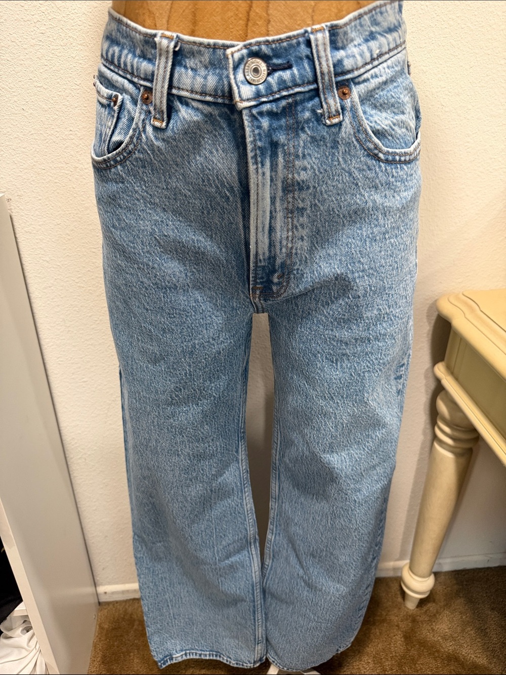 Abercrombie & Fitch High Rise 90s Relaxed  Jean